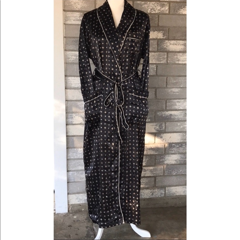 CACIQUE long black and pink robe size S